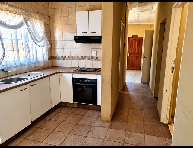 2 BEDROOM HOUSE FOR SALE IN EVATON WEST